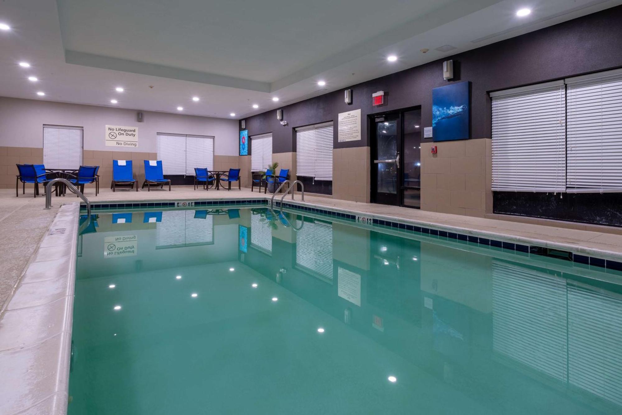 Hampton Inn Dahlgren Eksteriør billede